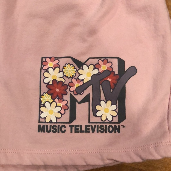 MTV Pink Flower Shorts-Size Medium (7-9) - Picture 3 of 4